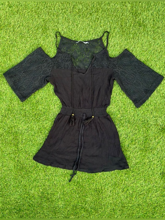 La Vie En Rose Dresses & Skirts - La Vie en Rose Aqua Black Cold Shoulder Crochet Mini Dress XS